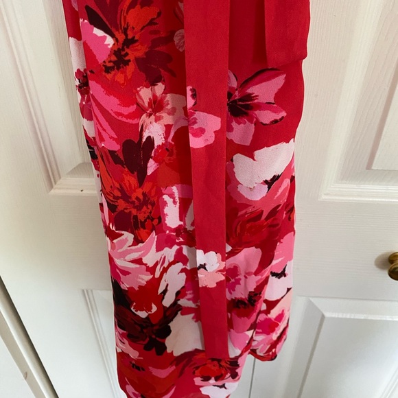Privacy please Nixon floral midi dress - Picture 2 of 6